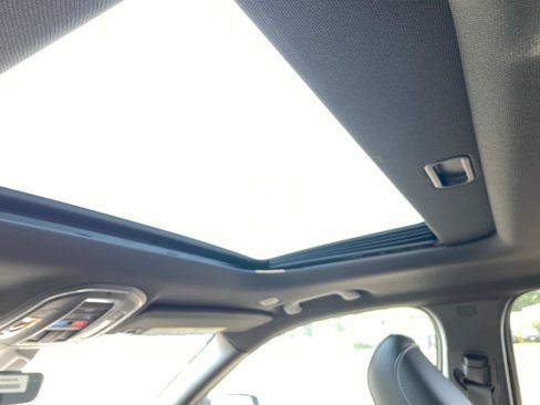 New 2025 Jeep Grand Cherokee Altitude image 8