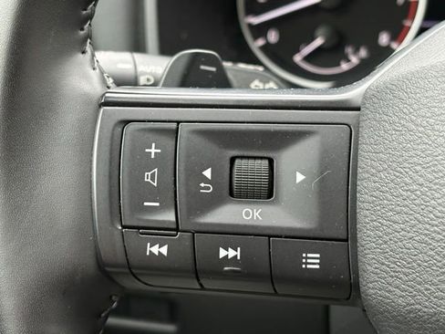 Certified 2025 Nissan Rogue SV AWD/4WD image 17