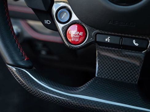 Used 2022 Ferrari F8 Tributo image 37