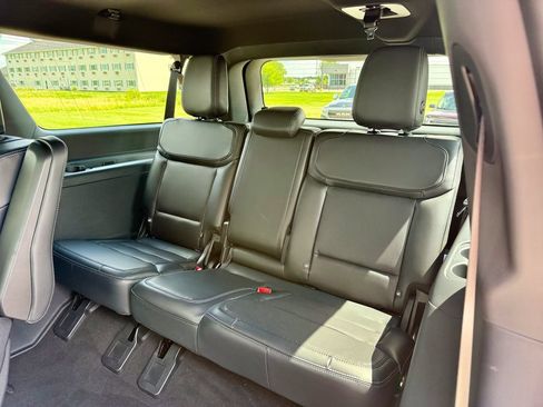 New 2026 Ford Expedition Max Platinum w/ Stealth Appearance Package AWD/4WD image 13