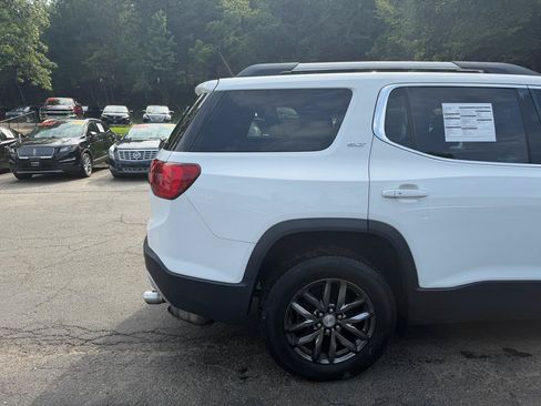 Used 2017 GMC Acadia SLT AWD/4WD image 9