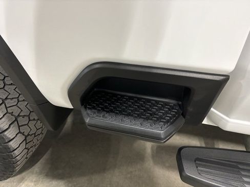 Used 2021 Chevrolet Silverado 2500 LTZ image 15