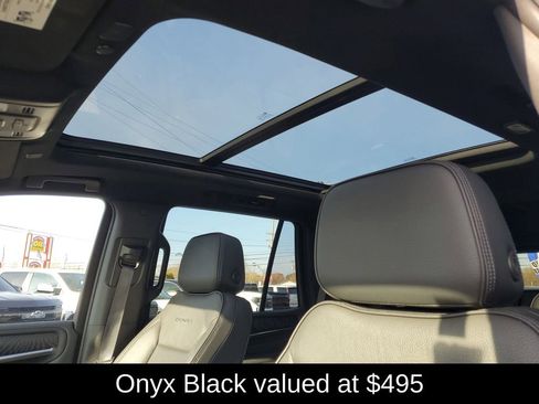 Used 2023 GMC Yukon Denali image 7
