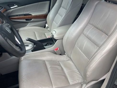 Used 2011 Honda Accord EX-L image 2