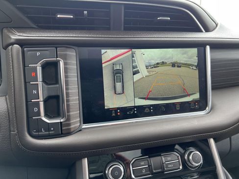 Used 2024 GMC Yukon Denali w/ Advanced Technology Package AWD/4WD image 15