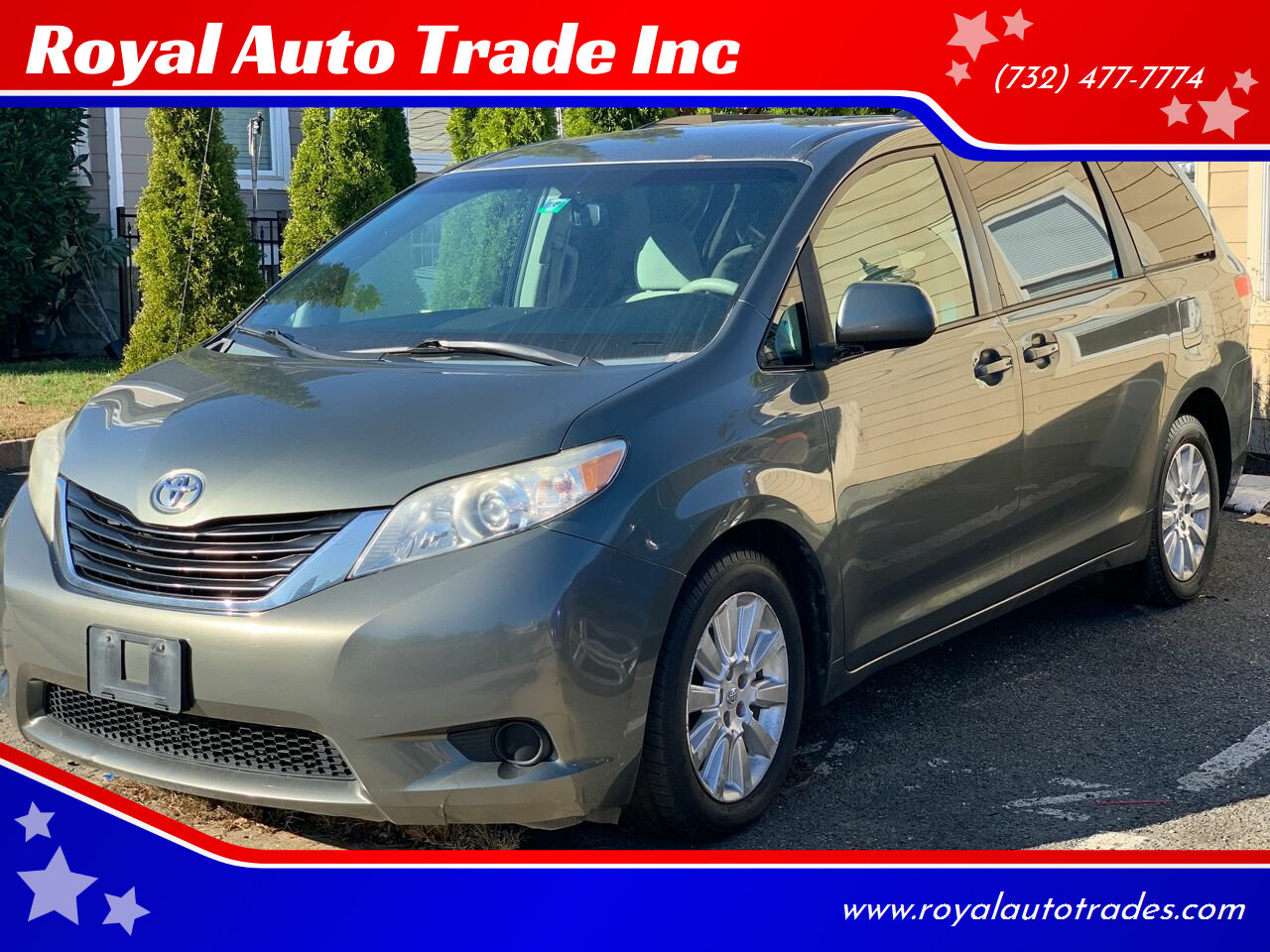 Used 2011 Toyota Sienna LE w/ Towing Pkg AWD/4WD image 1