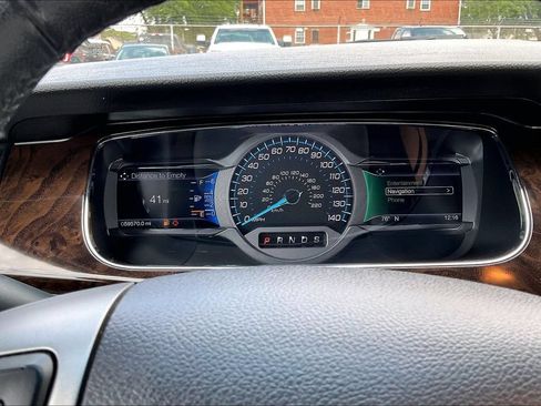Used 2019 Ford Taurus Limited AWD/4WD image 19