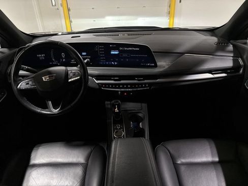 Used 2024 Cadillac XT4 Premium Luxury FWD image 10