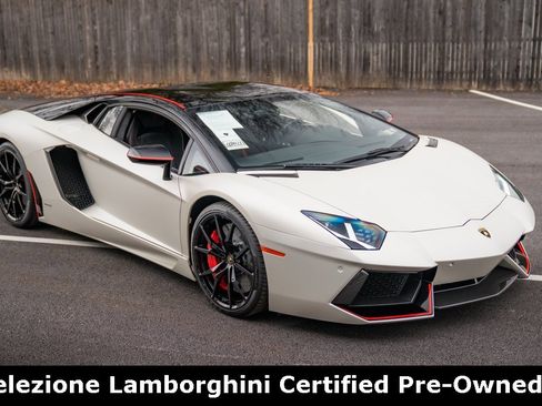 Used 2015 Lamborghini Aventador LP 700-4 image 3