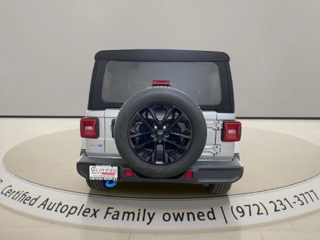 Used 2024 Jeep Wrangler Unlimited Sahara w/ Safety Group AWD/4WD image 4