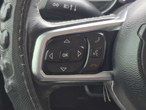 Used 2018 Jeep Wrangler Unlimited Sahara w/ Dual Top Group AWD/4WD image 12