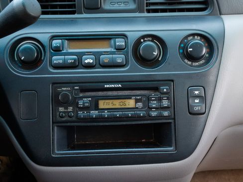 Used 2000 Honda Odyssey EX image 31