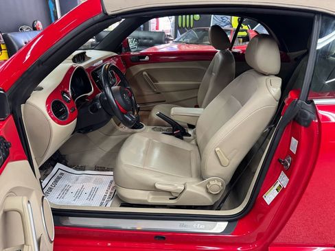 Used 2013 Volkswagen Beetle TDI FWD image 18