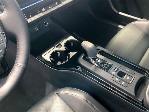 Used 2024 Toyota Prius XLE image 11