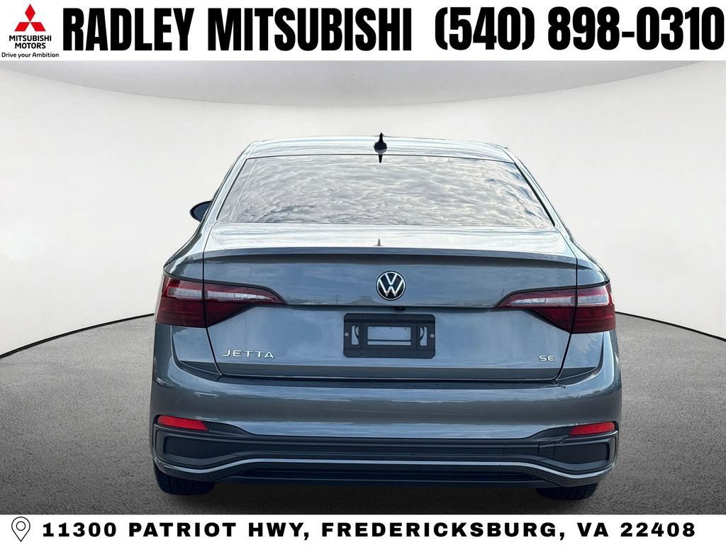 Used 2024 Volkswagen Jetta SE FWD image 18