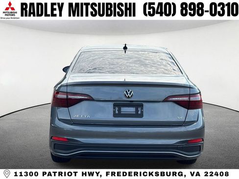Used 2024 Volkswagen Jetta SE FWD image 18