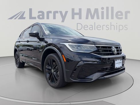 Used 2022 Volkswagen Tiguan SE R-Line AWD/4WD image 3