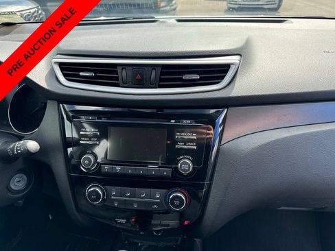 Used 2016 Nissan Rogue S FWD image 14