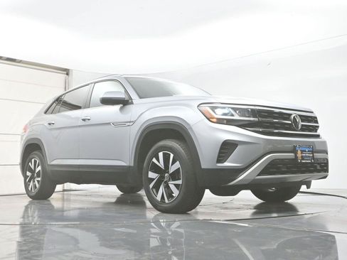Used 2022 Volkswagen Atlas Cross Sport SE AWD/4WD image 30