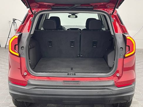 Used 2023 GMC Terrain SLE FWD image 7