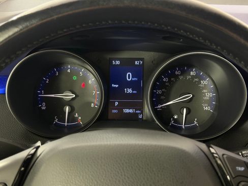 Used 2020 Toyota C-HR XLE FWD image 17