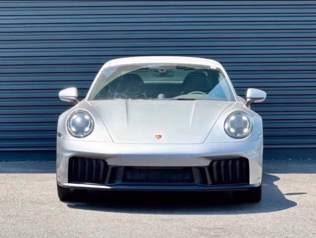 Used 2025 Porsche 911 Carrera 4 GTS AWD/4WD image 11