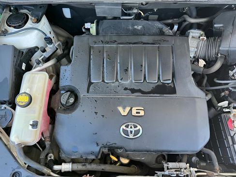 Used 2011 Toyota RAV4 Limited AWD/4WD image 13