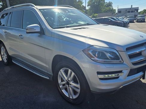 Used 2015 Mercedes-Benz GL 450 4MATIC image 3