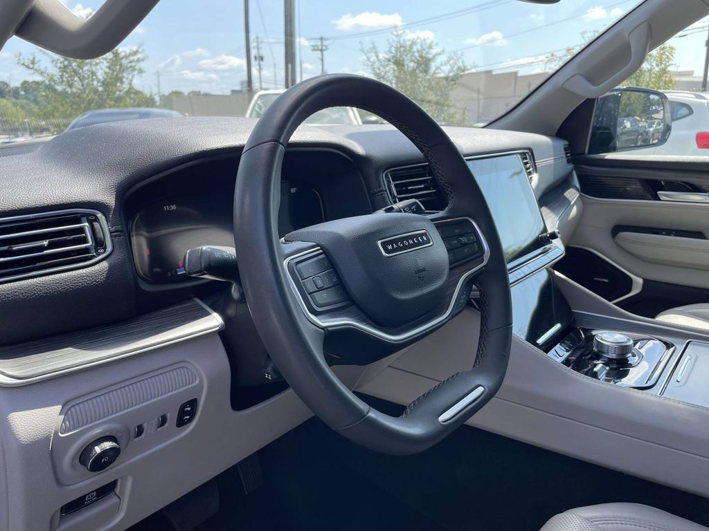 Used 2024 Jeep Wagoneer L Series II w/ Flexible Seating Group AWD/4WD image 18
