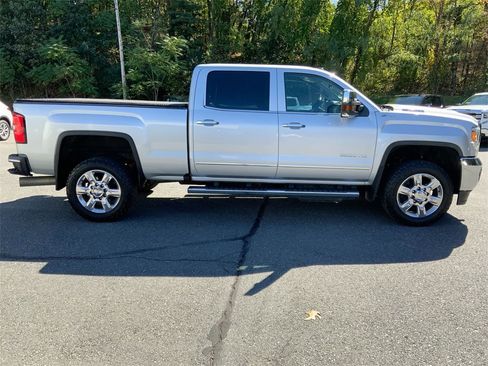 Certified 2019 GMC Sierra 2500 SLT w/ Duramax Plus Package image 37
