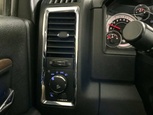 Used 2015 RAM 1500 Laramie w/ Convenience Group AWD/4WD image 28