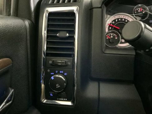 Used 2015 RAM 1500 Laramie w/ Convenience Group AWD/4WD image 28