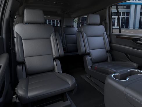 New 2026 Chevrolet Suburban LT image 11