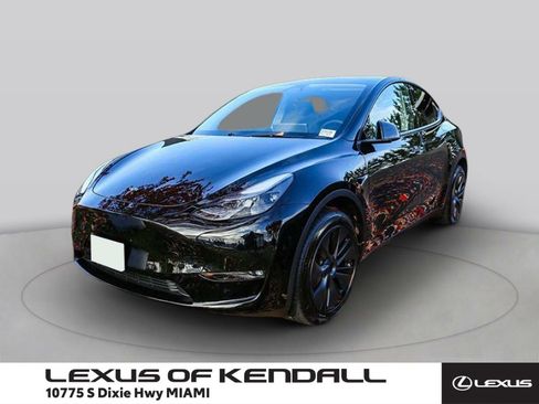 Used 2025 Tesla Model Y Long Range RWD image 1