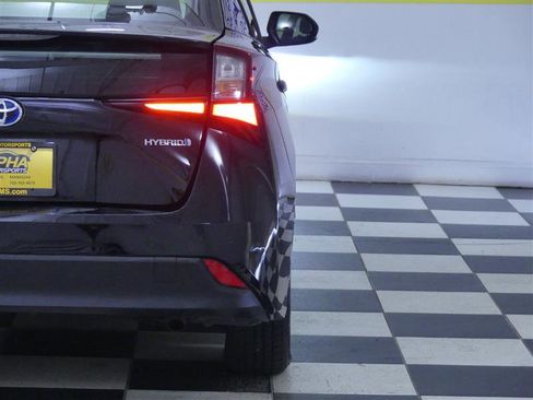 Used 2022 Toyota Prius LE image 30