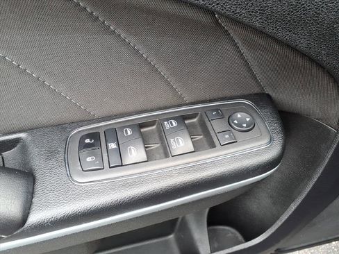 Used 2023 Dodge Charger SXT image 4