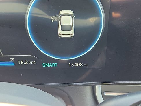 Used 2025 Hyundai Elantra SEL FWD image 22