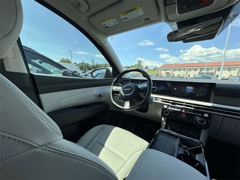Used 2025 Hyundai Tucson Limited image 15