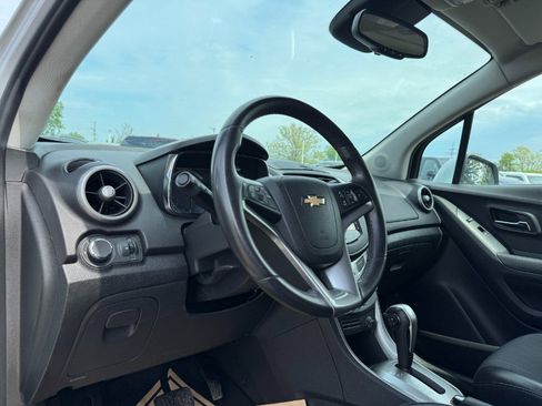 Used 2016 Chevrolet Trax LT w/ LT Convenience Package FWD image 14