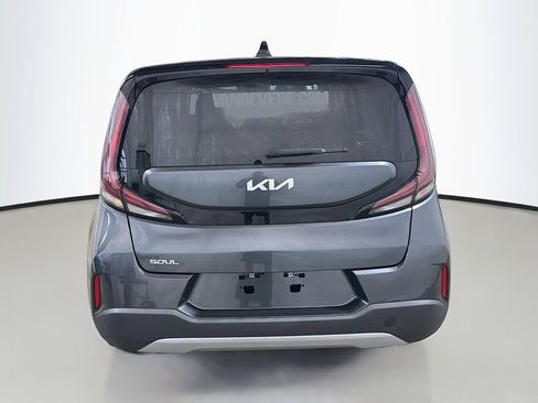 Used 2023 Kia Soul LX w/ LX Technology Package FWD image 9