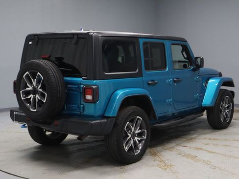 Used 2024 Jeep Wrangler Unlimited w/ Convenience Group image 10