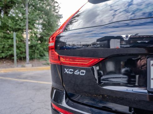 Used 2025 Volvo XC60 B5 Plus image 26