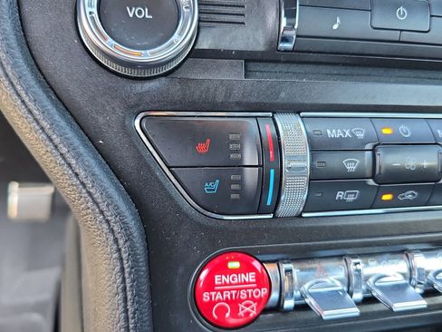 Used 2017 Ford Mustang Premium image 17