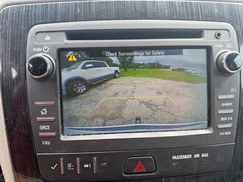 Used 2017 Chevrolet Traverse LT FWD image 15