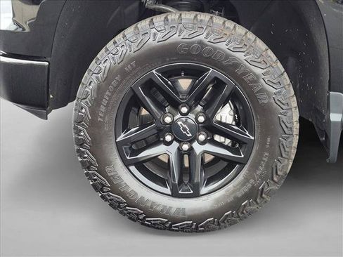 Used 2025 Chevrolet Silverado 1500 Custom Trail Boss AWD/4WD image 23