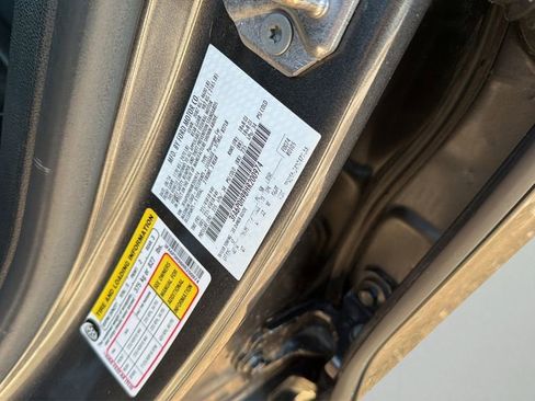 Used 2017 Ford Fusion SE w/ Fusion SE Technology Package image 66