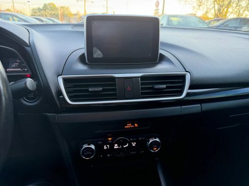 Used 2016 MAZDA MAZDA3 i Touring w/ Popular Equipment Package FWD image 22