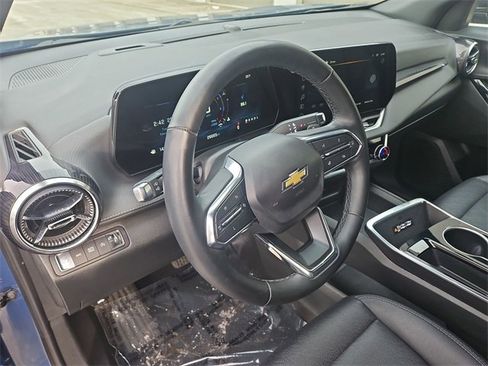 Used 2025 Chevrolet Equinox LT w/ Convenience Package II image 10