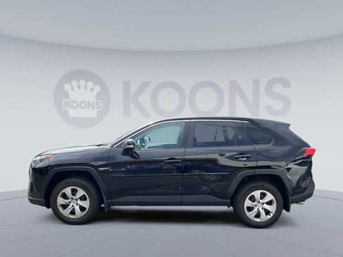 Used 2023 Toyota RAV4 LE AWD/4WD image 2
