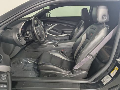 Used 2020 Chevrolet Camaro LT RWD image 14